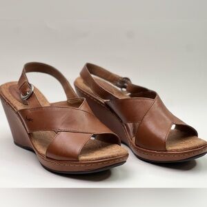 BOC Born Concept Caramel Brown Leather Wedge High Heel Sandals Women's sz 10